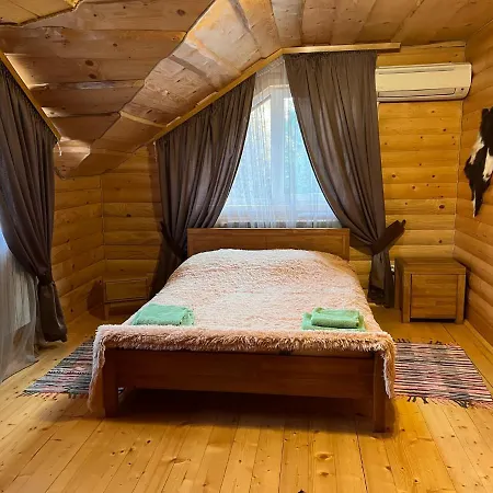 Turyanskiy Dvir Tur'ya Polyana